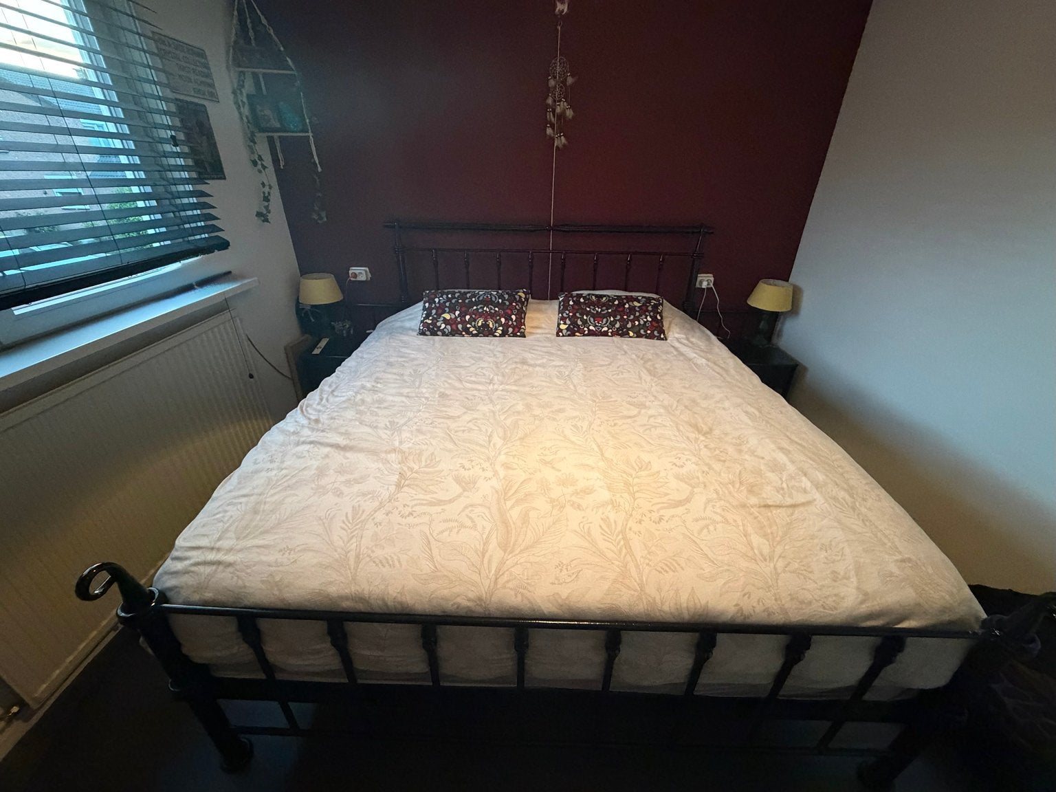 Compleet metalen 2p bed met lattenbodems en nachtkastjes, Huis en Inrichting, Ophalen, Gebruikt, Zwart, Tweepersoons