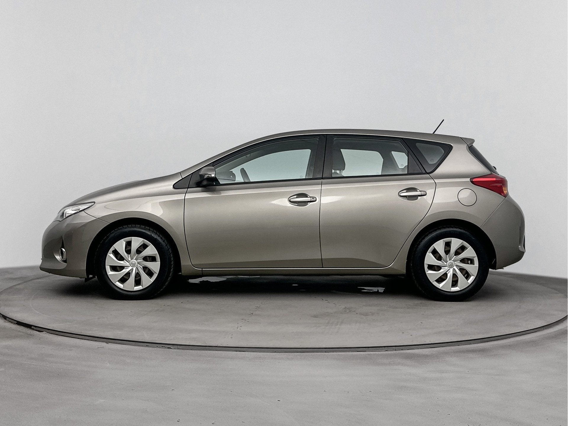 Toyota Auris 1.6 Aspiration ||Trekhaak|| (bj 2013), Auto's, Voorwielaandrijving, Gebruikt, Zwart, 4 cilinders