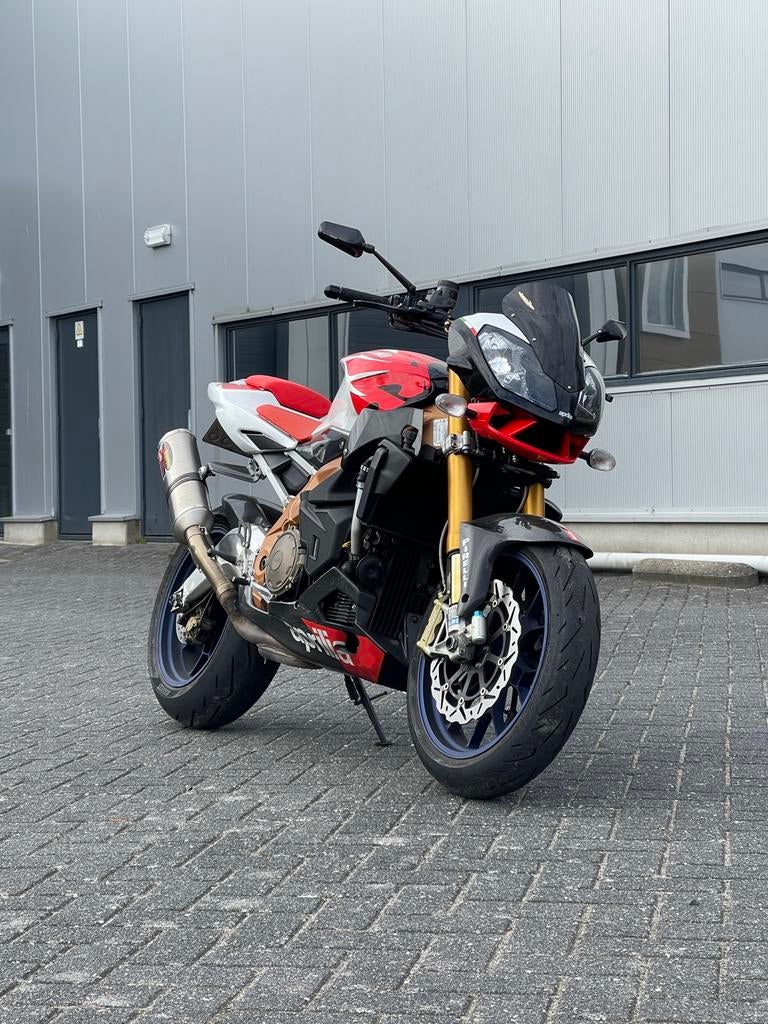 Aprilia Tuono Factory V2 Nieuwe Banden, Öhlins Akra 18500km, Motoren, Motoren | Aprilia, 2 cilinders, Sportuitlaat, Motorrijbewijs A