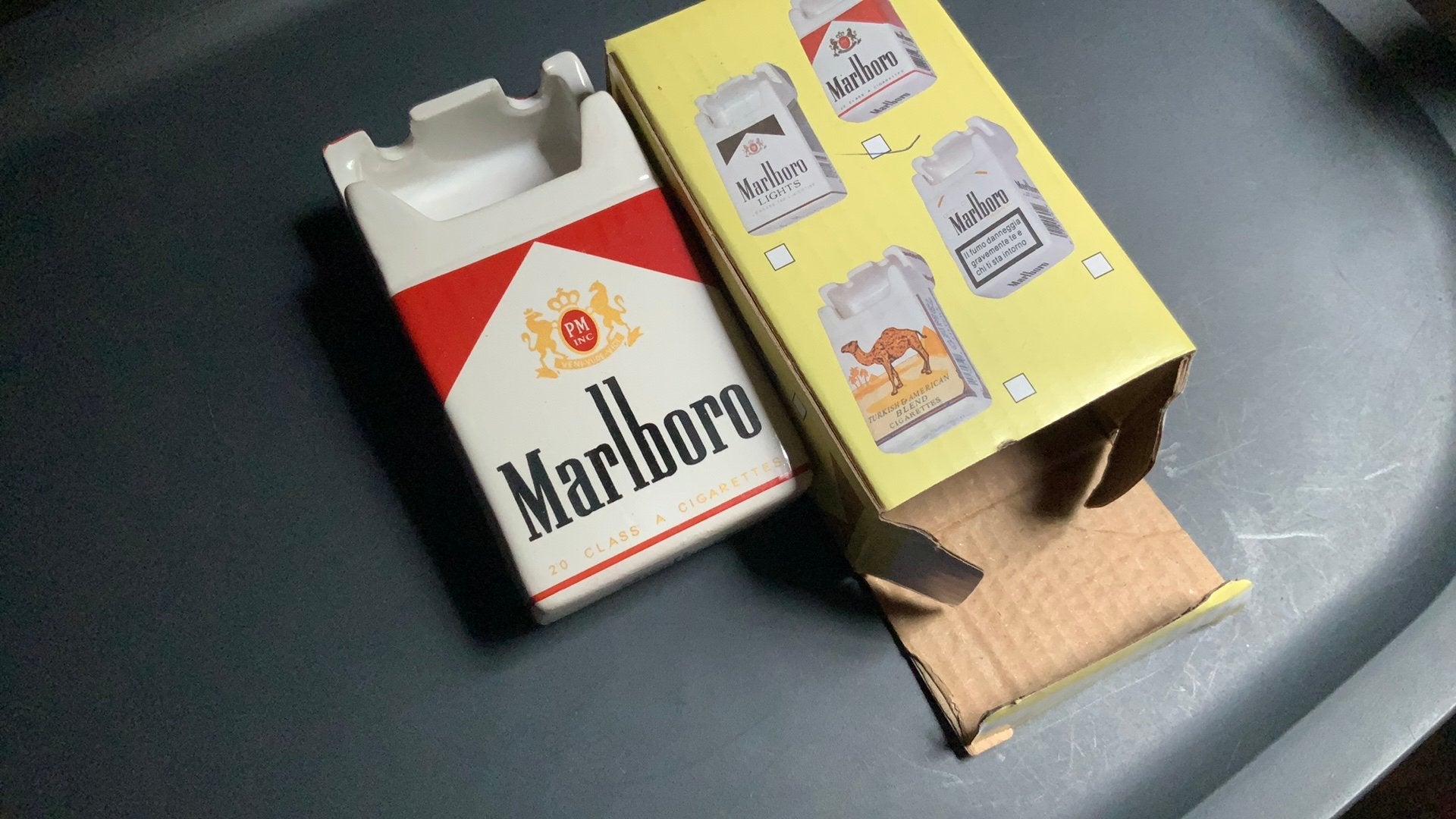 Marlboro sigarettenpakje asbak - Vintage design (Zeldzaam), Verzamelen, Ophalen, Nieuw, Asbak