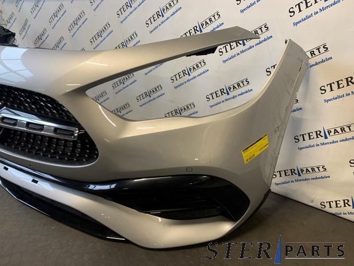 Voorbumper van een Mercedes GLA (775), Gebruikt, -, Ophalen of Verzenden, Bumper