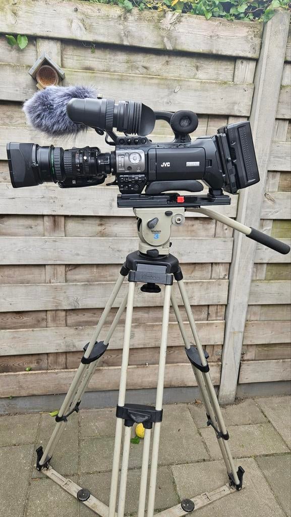 Professionele JVC GY-HM700CHE camera & Professioneel statief, Ophalen