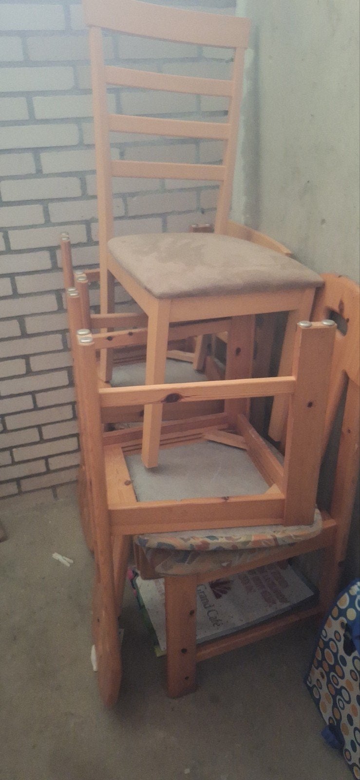 Gebruikt bed, matras en 5 houten stoelen te koop, Huis en Inrichting, Ophalen, Gebruikt, Eenpersoons, Hout