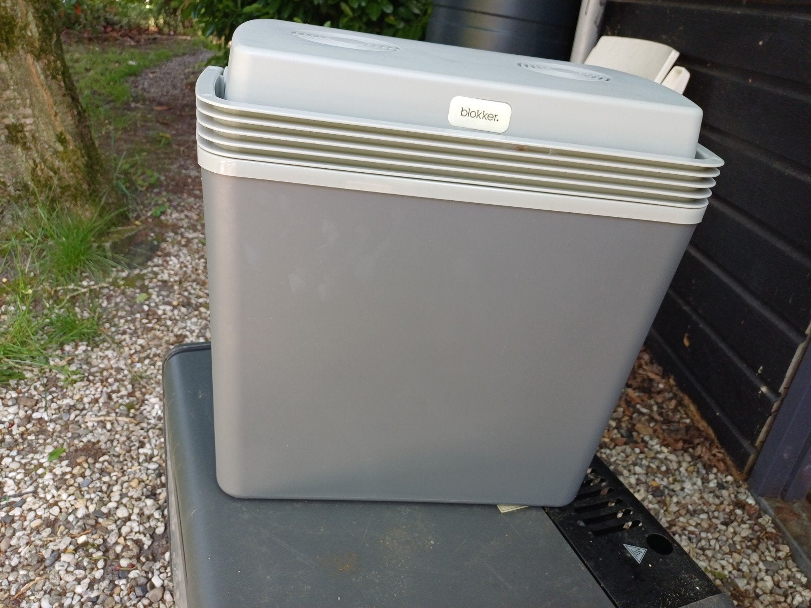 Koelbox 12V voor auto - 38x30x46 cm, Ophalen, Gebruikt, Koelbox, Koelelement