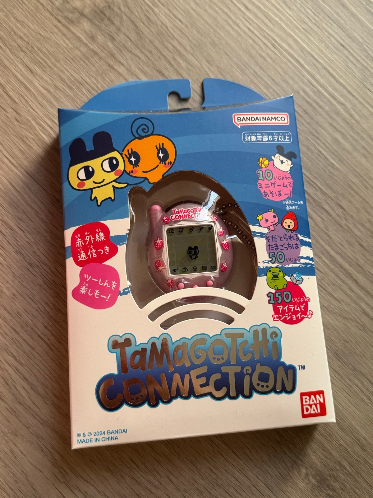 Tamagotchi Connection - Roze met aardbeien, Ophalen of Verzenden, Nieuw, Jongen of Meisje