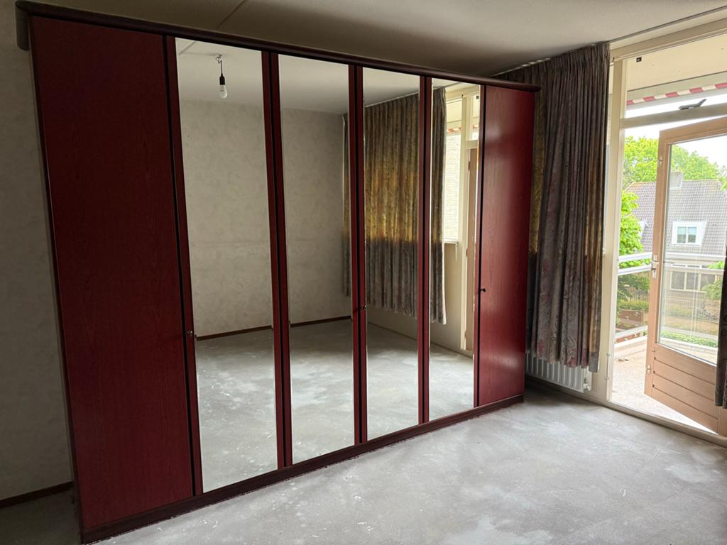 Ruime kledingkast met spiegeldeuren, Huis en Inrichting, Kasten | Kledingkasten, Gebruikt, 200 cm of meer, 200 cm of meer, 50 tot 75 cm