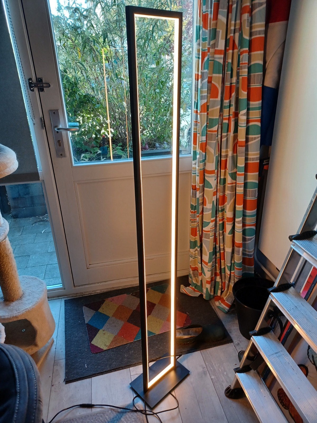 Dimbaar LED Vloerlamp met Voetschakelaar - 150x20 cm, Ophalen, Gebruikt, Metaal, 150 tot 200 cm