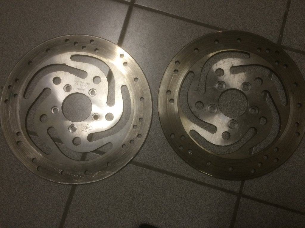 Harley twincam voor en achter remschijf, Ophalen