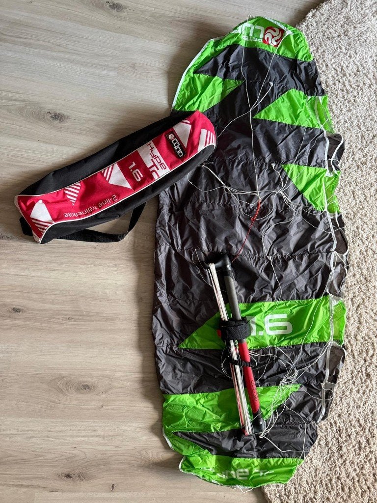 Peter Lynn 1.6 trainer kite 2-line matrasvlieger + bar + tas, Ophalen, Overige typen, Geen board, Zo goed als nieuw