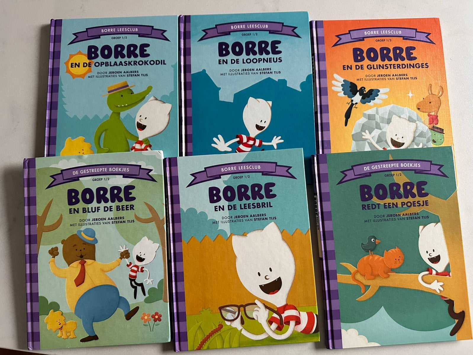 Verschillende Borre boekjes (paars), Boeken, Ophalen of Verzenden, Zo goed als nieuw, Fictie algemeen