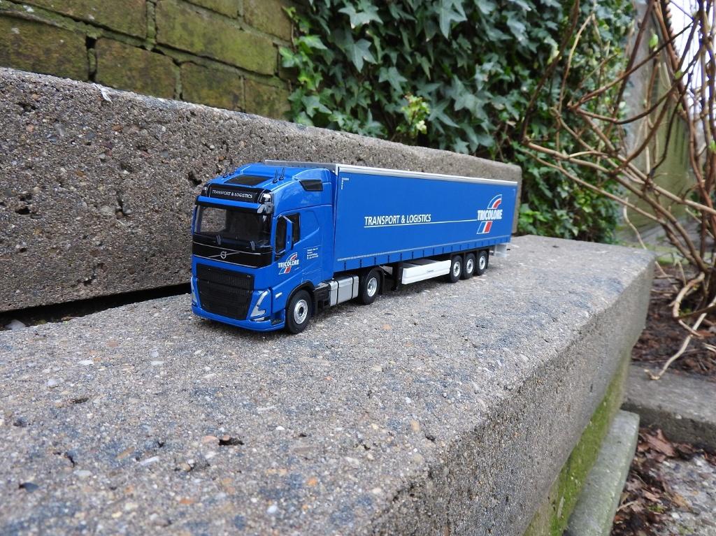 Cavallino Volvo FH5 Tricolore Denemarken., Hobby en Vrije tijd, Modelauto's | 1:50, Nieuw, Bus of Vrachtwagen, Ophalen of Verzenden