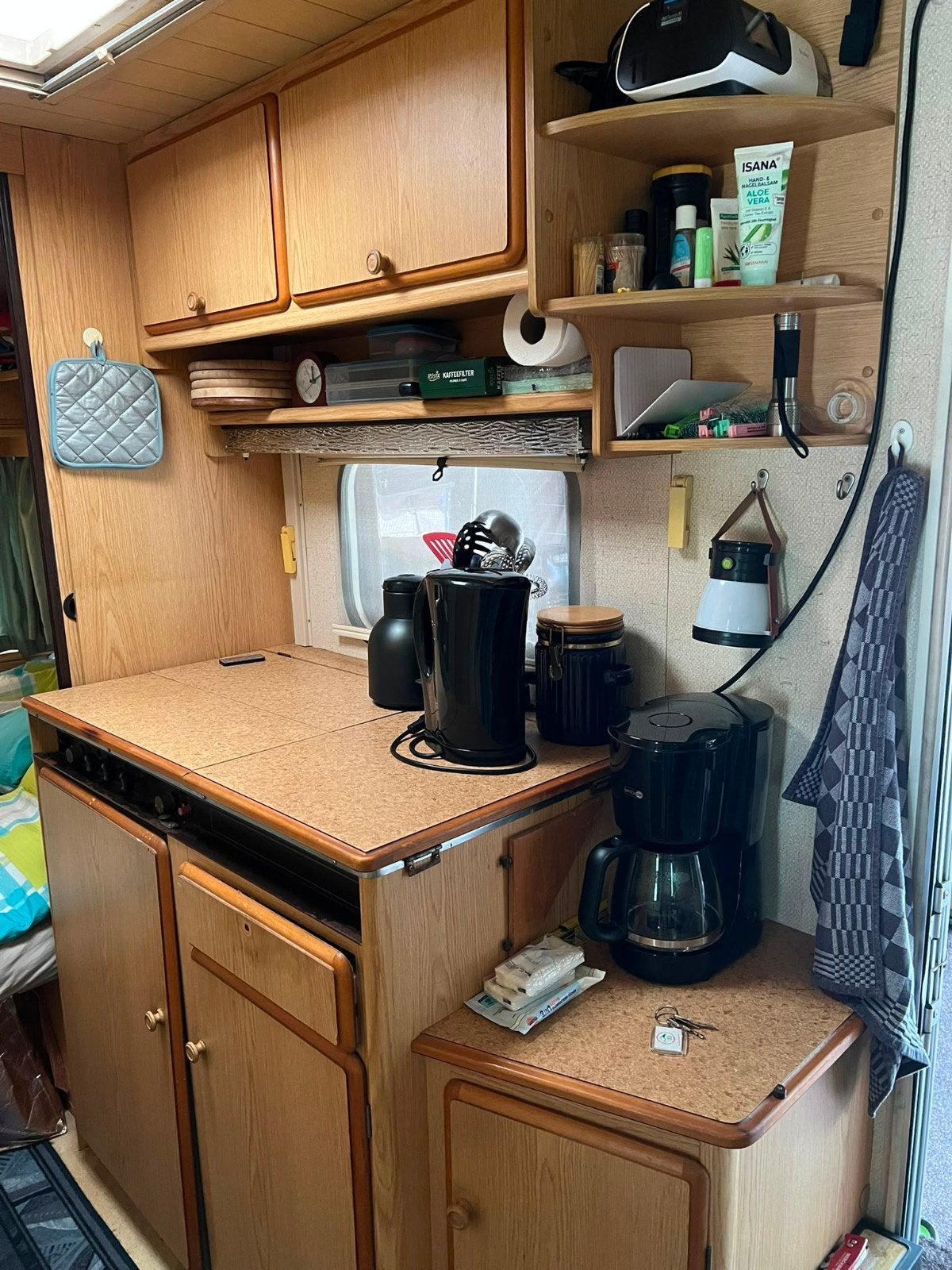 Ruime caravan met voortent en veel extra's, Particulier