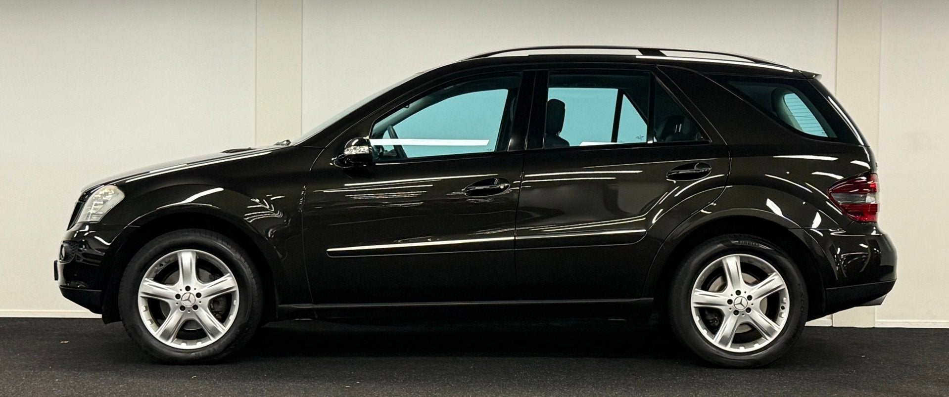 Mercedes-Benz M-klasse 320 CDI*Topstaat*Trekhaak*NweApk*Navi, Auto's, Automaat, Gebruikt, Zwart, Parkeersensor