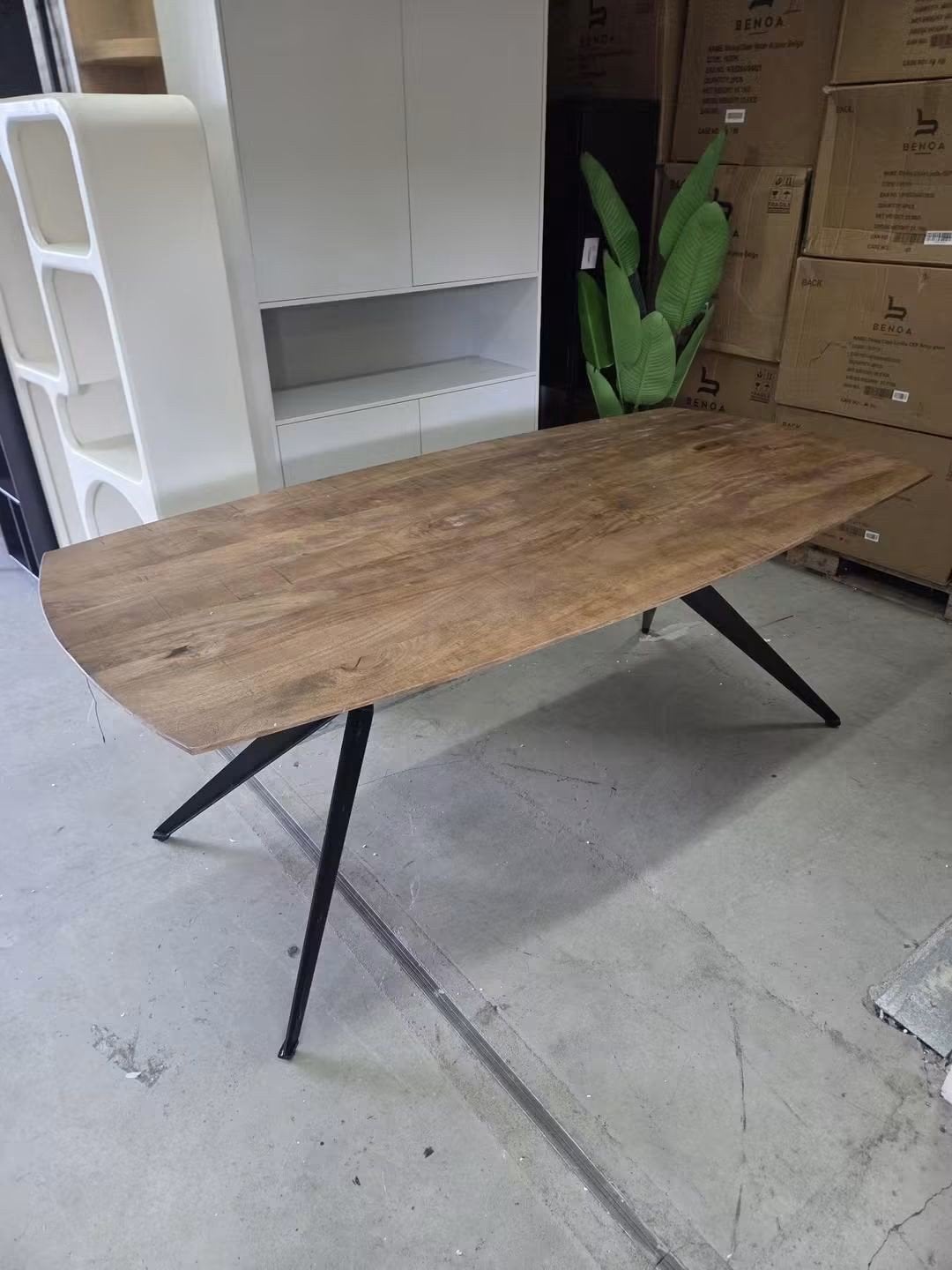 Eettafel Mangohout in 200x100cm van Livingfurn, Ophalen
