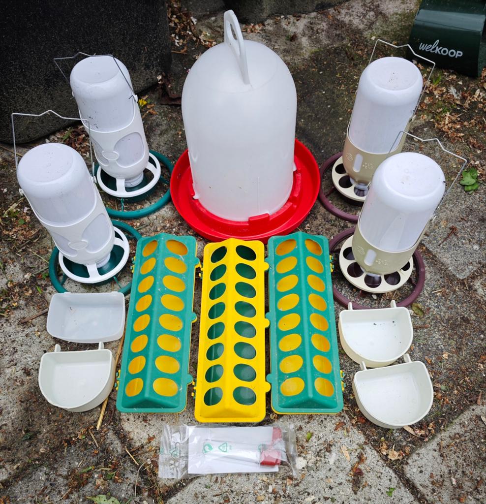 Drinktoren Voertorens Kuiken bakken Drinkstaaf Drinknap kip, Dieren en Toebehoren, Ophalen of Verzenden, Zo goed als nieuw, Drinken en Voederen
