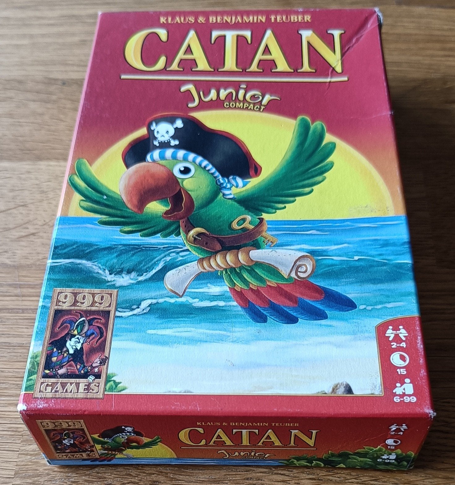 Catan Junior Compact - In gespeelde staat, Hobby en Vrije tijd, Gezelschapsspellen | Bordspellen, Een of twee spelers, Ophalen of Verzenden