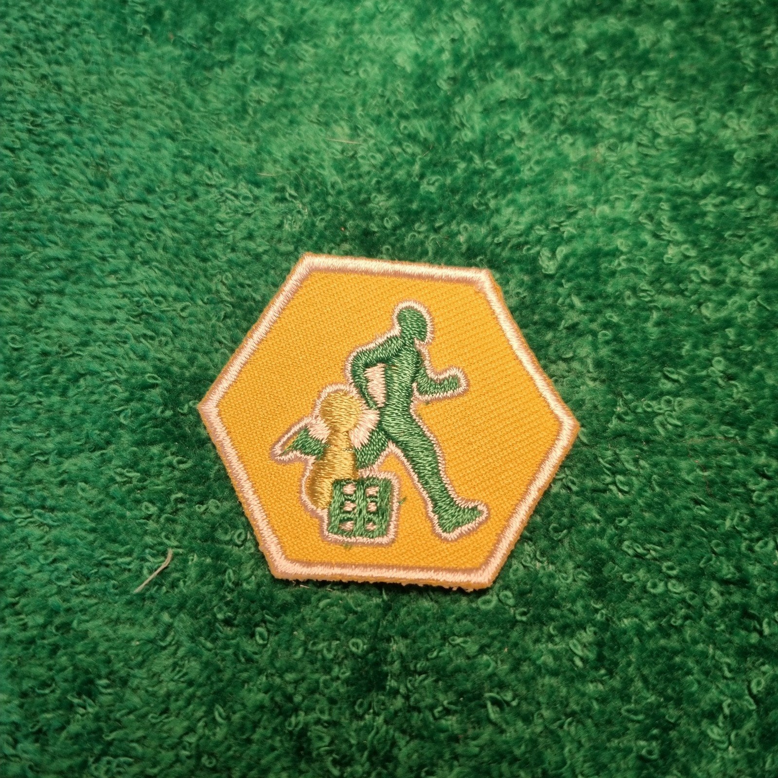 Insigne Explorers Sport & Spel (geel) - 4x4cm badge, Verzenden, Nieuw, Embleem, Speld of Insigne