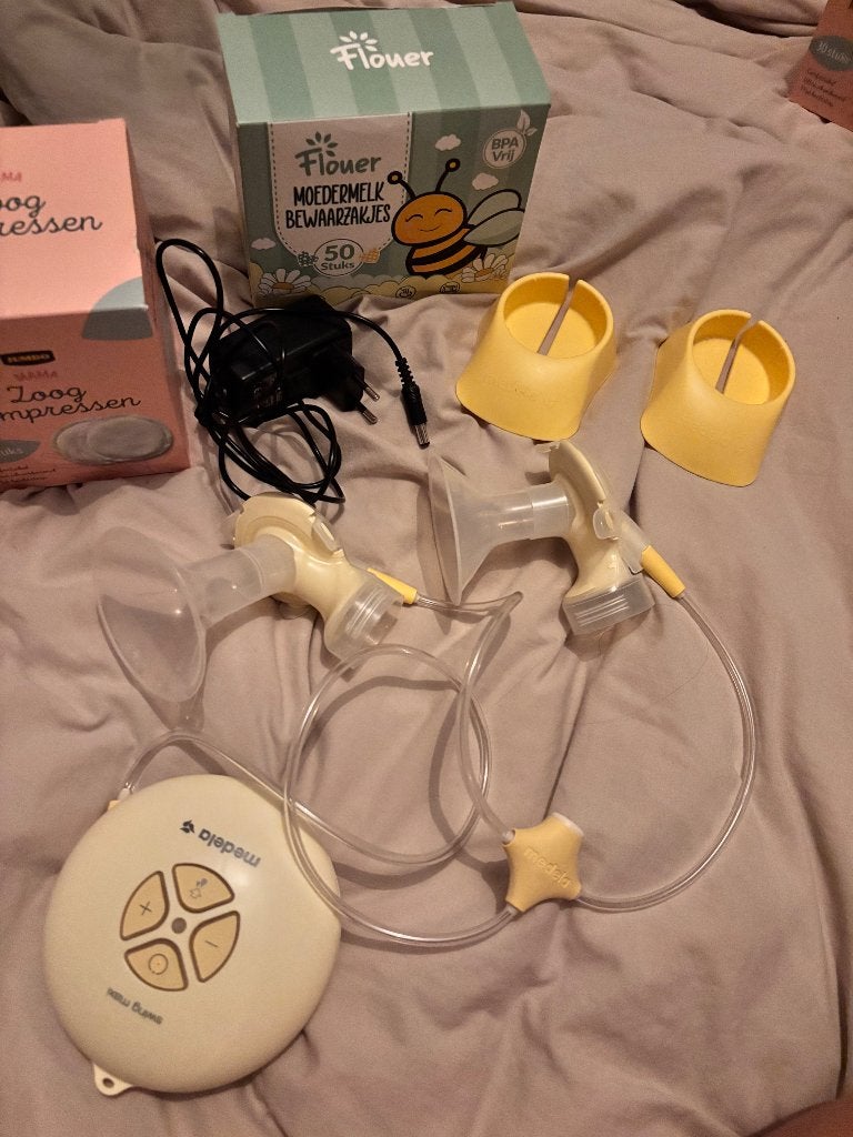 Madela handsfree kolf, Kinderen en Baby's, Babyvoeding en Toebehoren, Ophalen, Borstkolf