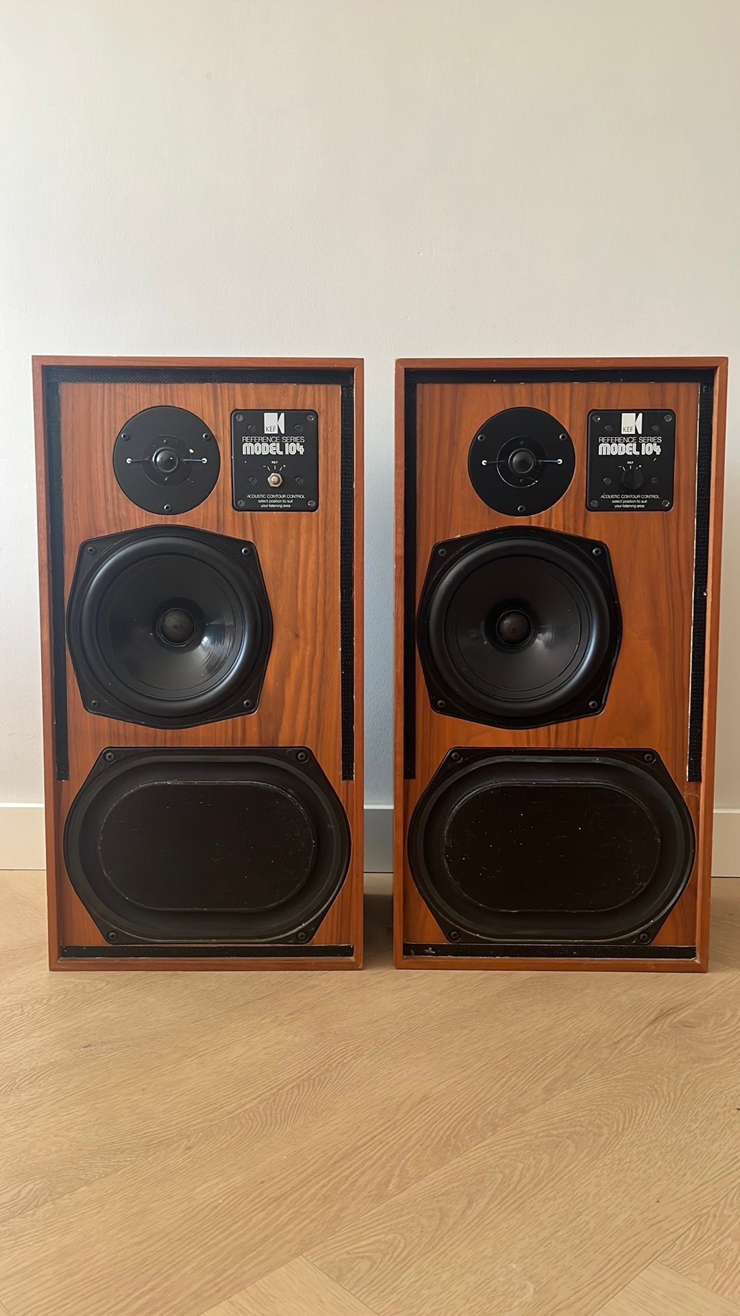 KEF Reference Series Model 104 luidsprekers (defect)