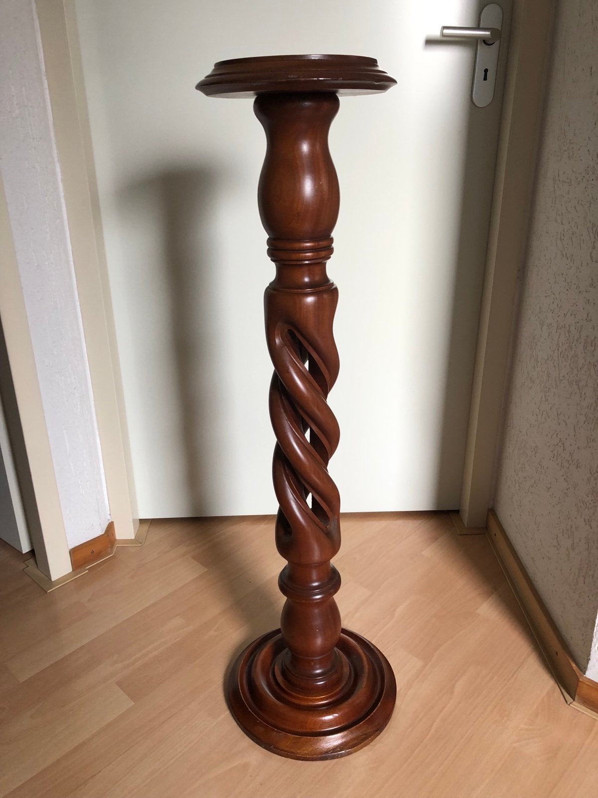 Antieke houten plantenstandaard met gedraaide poot, Ophalen