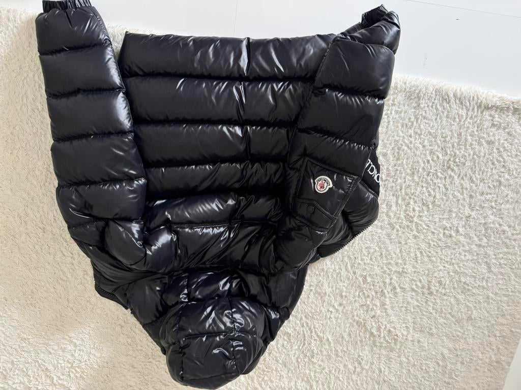 Moncler jas, Kinderen en Baby's, Kinderkleding | Maat 152, Ophalen of Verzenden, Zo goed als nieuw, Jongen of Meisje, Jas