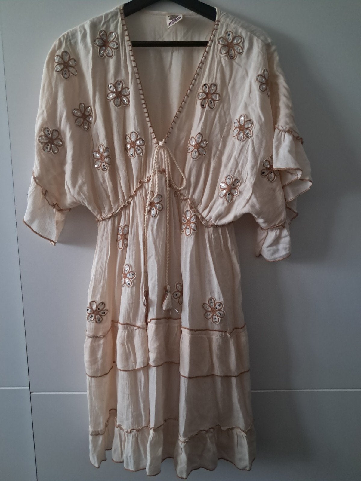 Nieuwe Ibiza linnen jurk, Kleding | Dames, Jurken, Maat 38/40 (M), Beige, Nieuw, Ophalen of Verzenden