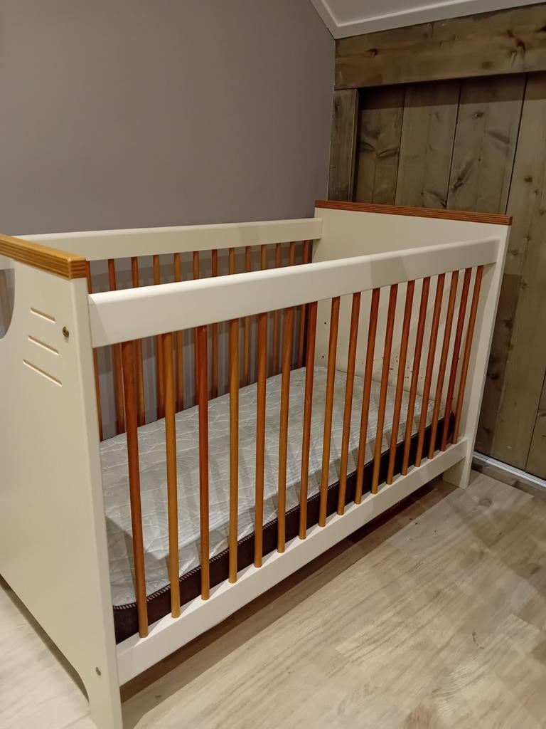 Kinderbedje, Kinderen en Baby's, Kinderkamer | Complete kinderkamers, Ophalen of Verzenden, Gebruikt, Jongetje of Meisje