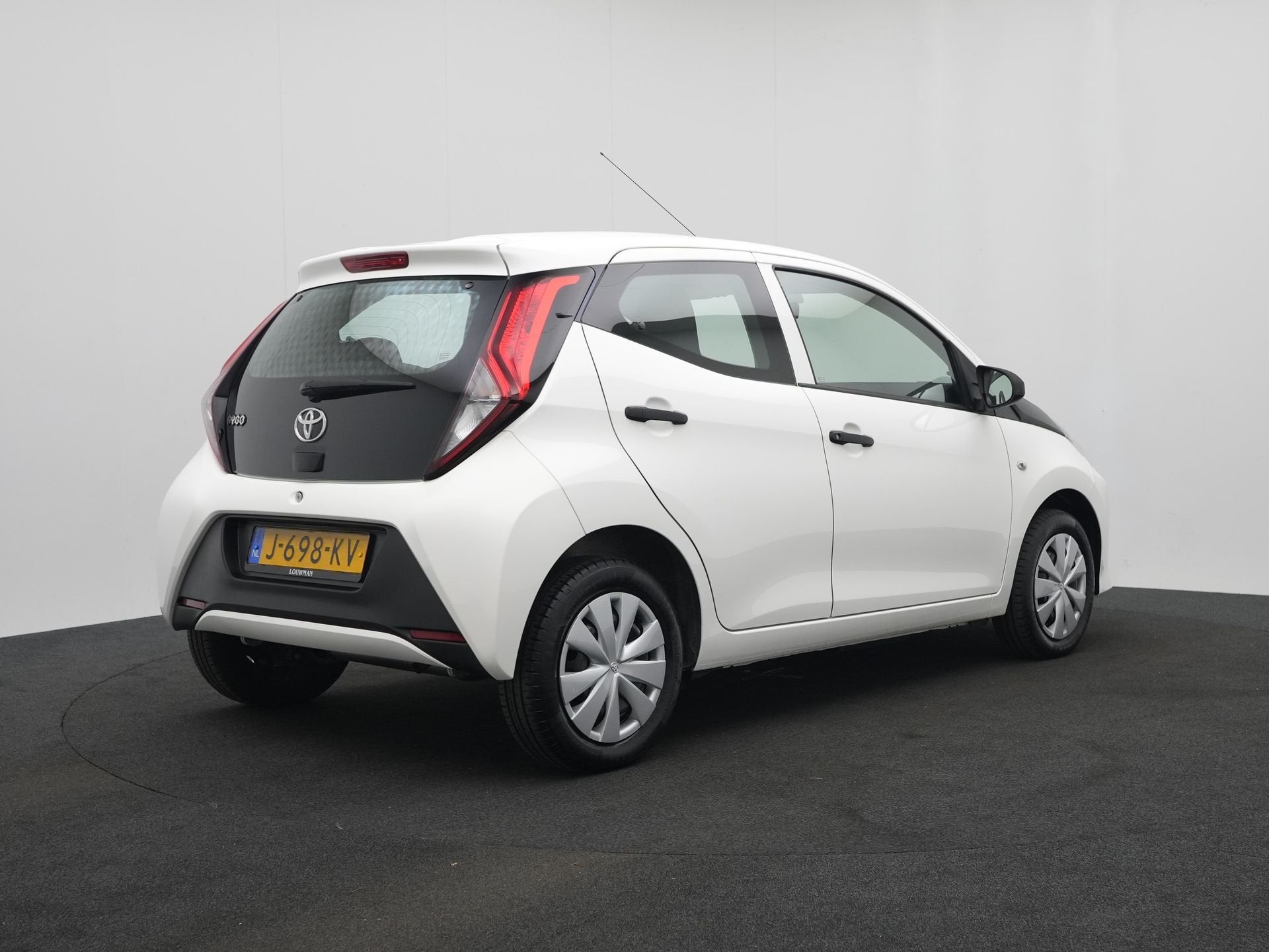 Toyota Aygo 1.0 VVT-i x | NL Auto | Dealer Onderhouden |, Auto's, Voorwielaandrijving, Stof, Gebruikt, Euro 6