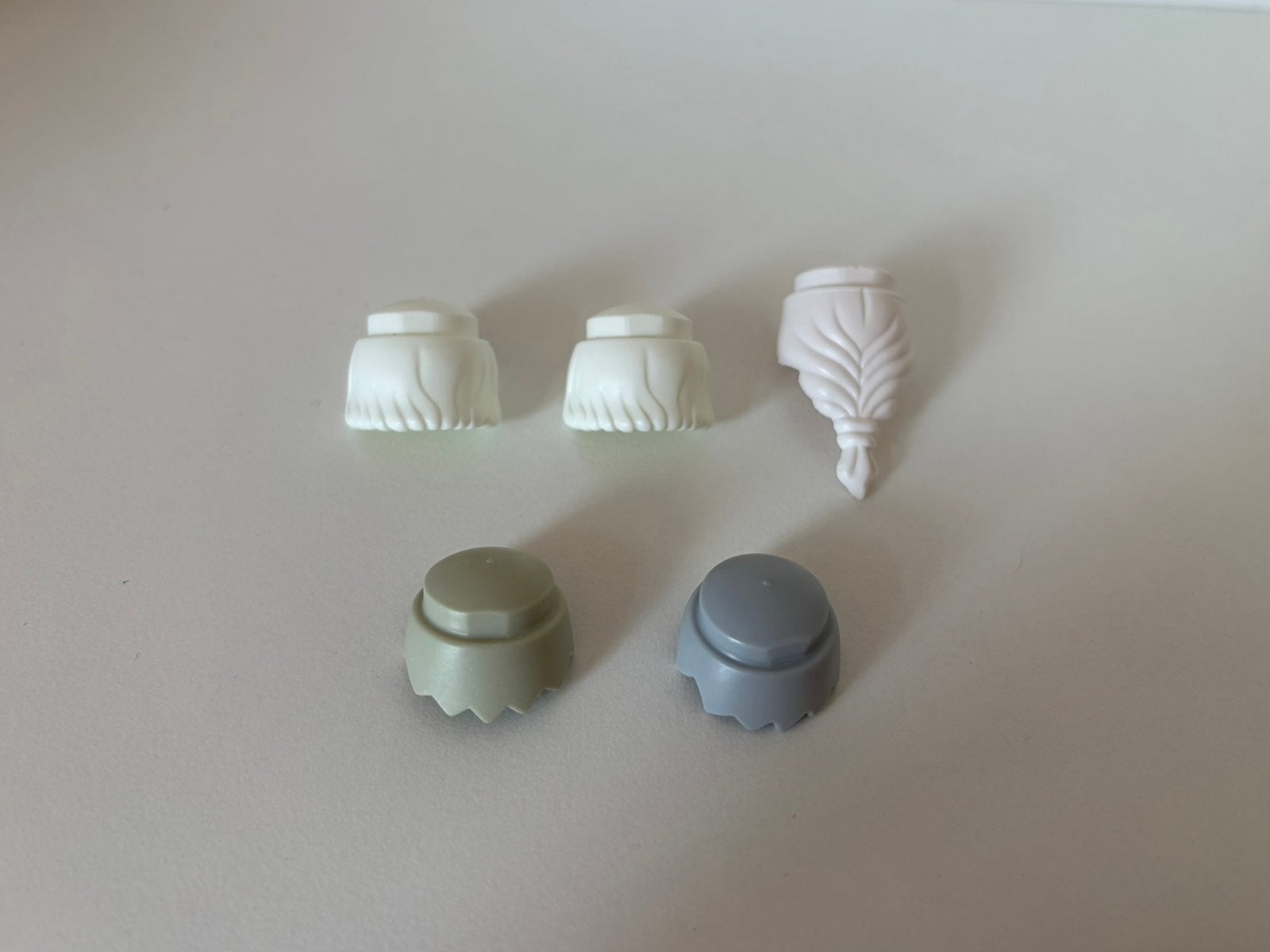 Playmobil grijze en witte pruiken voor volwassen poppetjes, Ophalen of Verzenden, Zo goed als nieuw, Losse onderdelen, Overige typen