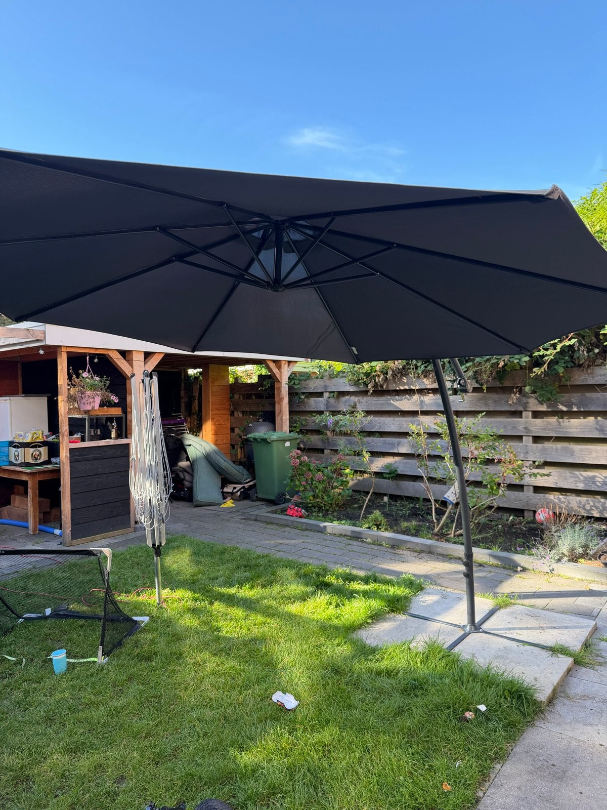 Zweefparasol 300 cm met tegels - Zo goed als nieuw, Tuin en Terras, Ophalen, Zo goed als nieuw, 2 tot 3 meter, Zweefparasol