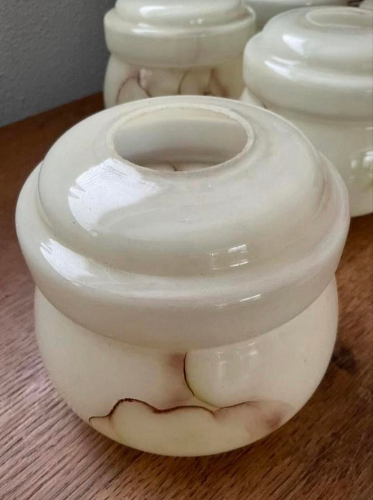 (NOG 3) ART DECO VINTAGE OPALINE MELKGLAZEN LAMPENKAPPEN, Crème, Gebruikt, Rond, Ophalen of Verzenden
