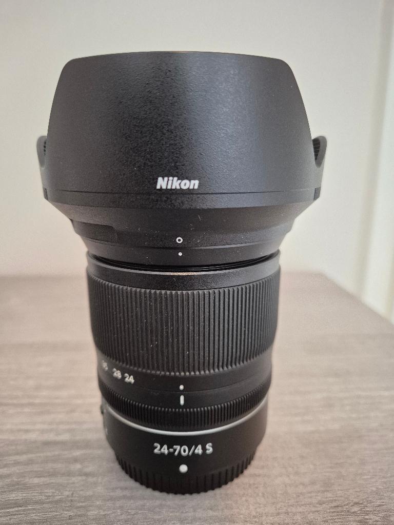 Nikon Nikkor Z 24-70mm F4 S-lens met zonnekap & UV-filter, Audio, Tv en Foto, Fotografie | Lenzen en Objectieven, Ophalen of Verzenden