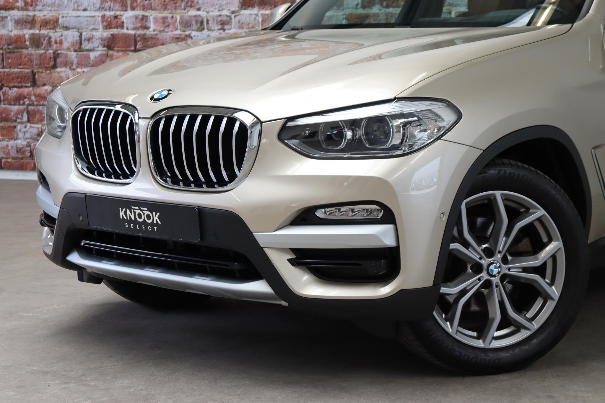 BMW X3 xDrive20i High Executive xLine Automaat / Navigatie P, Auto's, 1998 cc, Gebruikt, 4 cilinders, 2000 kg