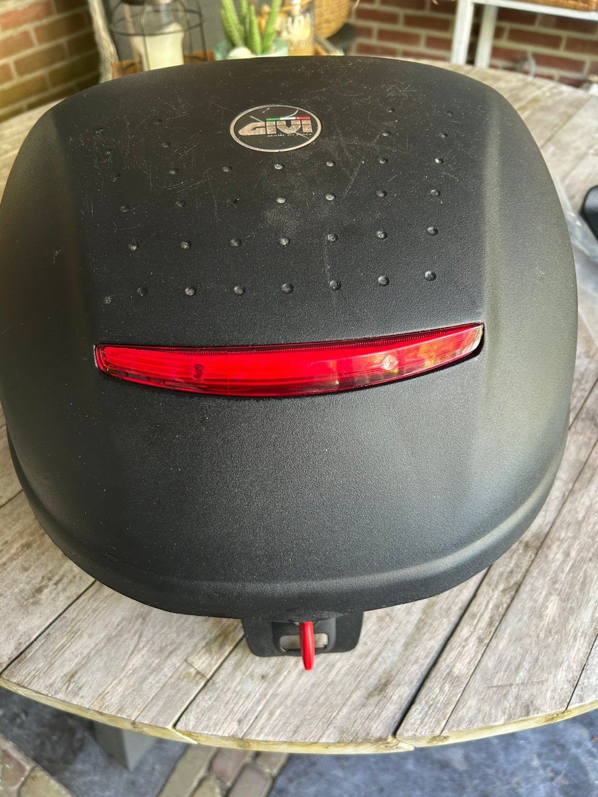 Givi topkoffer met nieuwe grondplaat, Ophalen, Zo goed als nieuw