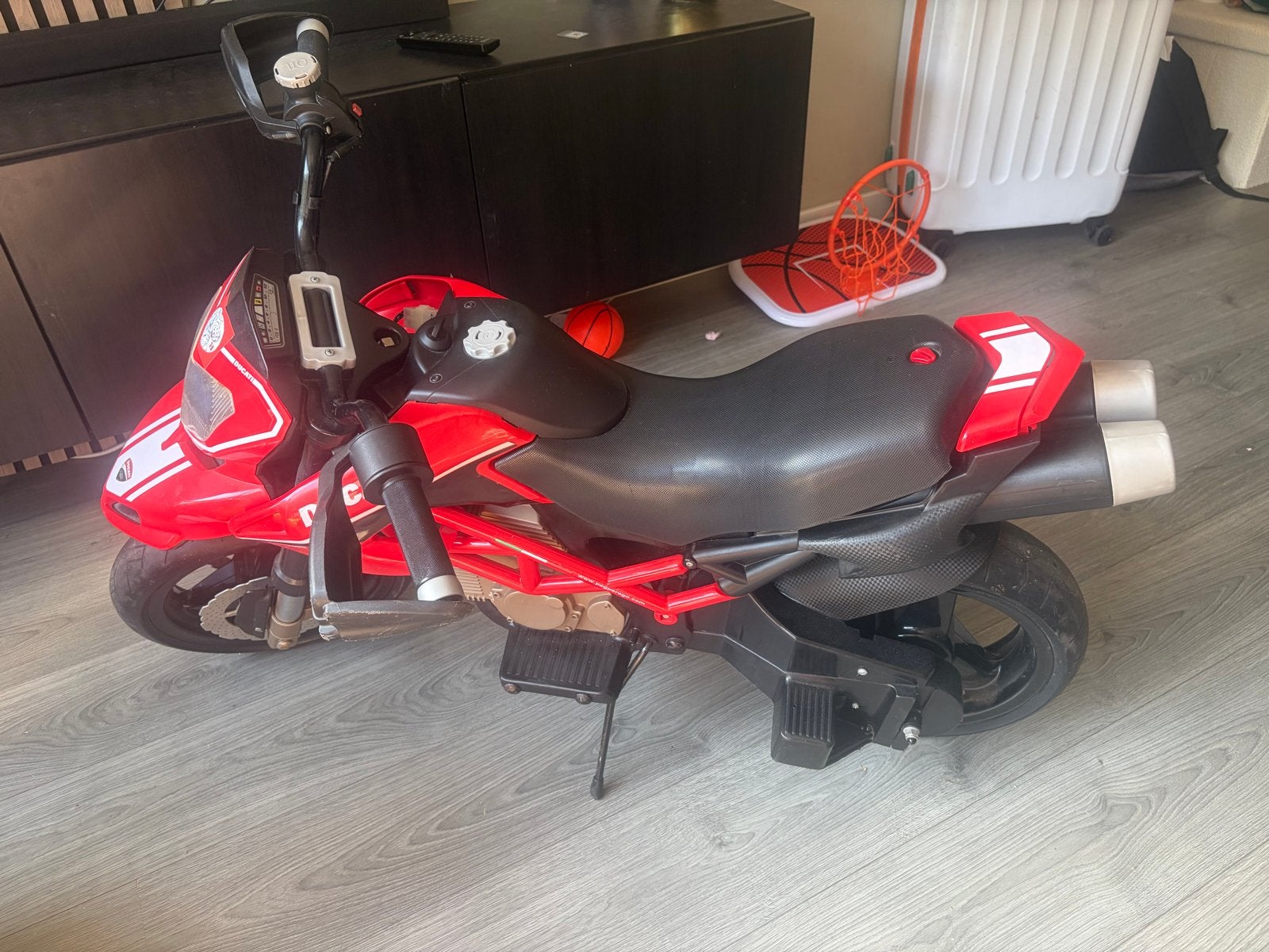 Ducati kindermotorfiets - Zonder lader, Ophalen, Gebruikt