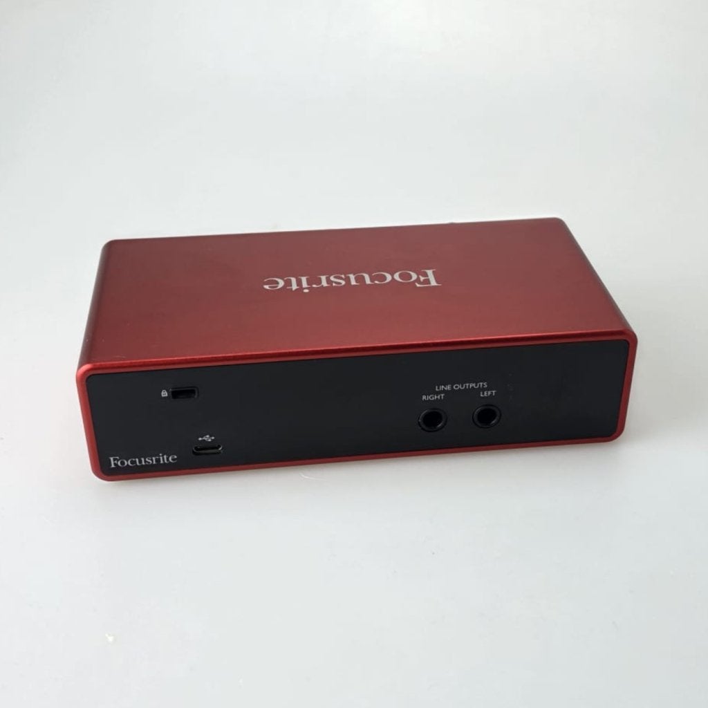 Focusrite Scarlet 2i2 Gen 3 Audio Interface, Focusrite, Gebruikt, https://support.focusrite.com/hc/nl/requests/new, Windsor House, Turnpike Road, High Wycombe HP12 3FX, Verenigd Koninkrijk