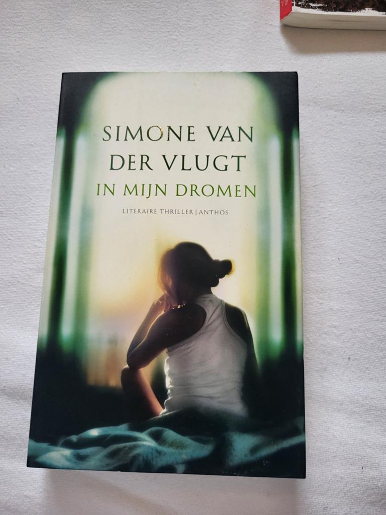Boek thriller simone van der Vlugt, Boeken, Ophalen of Verzenden, Zo goed als nieuw