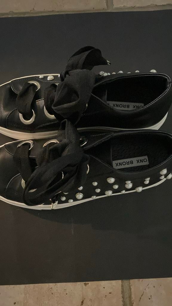Zwarte Bronx sneakers met parels maat 38, Zwart, Ophalen of Verzenden, Sneakers of Gympen, Zo goed als nieuw