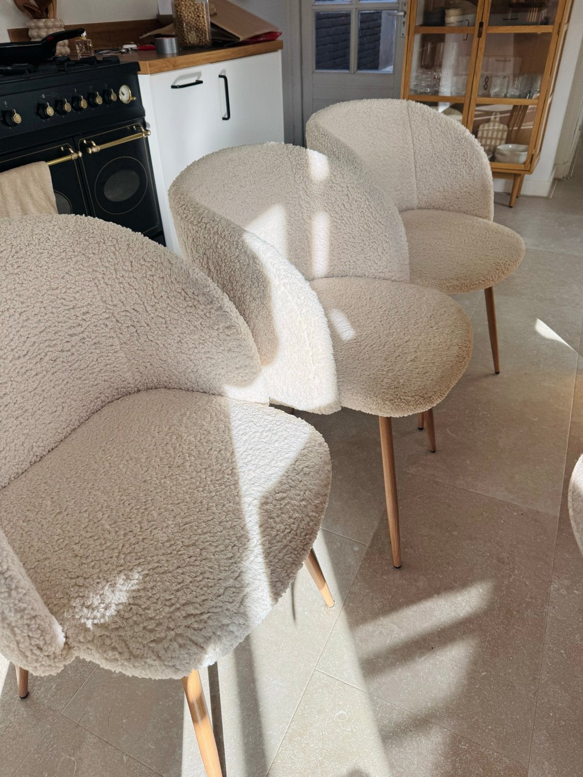 3x Bouclé, teddy eetkamerstoelen off white - Søstrene Grene, Ophalen, Gebruikt, Drie, Wit