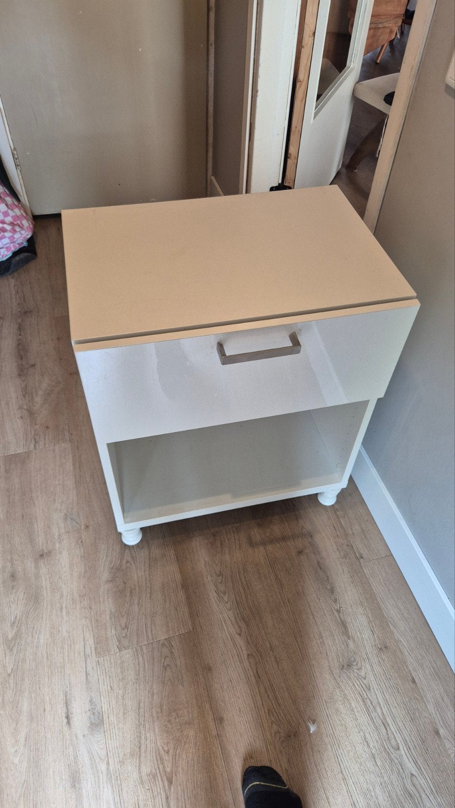 IKEA Nachtkastje/Bijzettafel met lade - Gebruikt, Huis en Inrichting, Slaapkamer | Nachtkastjes, Ophalen, Gebruikt, 45 tot 65 cm