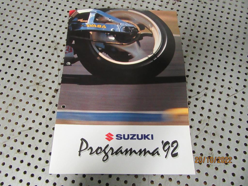 Reclame Folder Poster Suzuki o.a. Kevin Schwantz RGV DR e.a., Ophalen of Verzenden, Zo goed als nieuw, Motoren