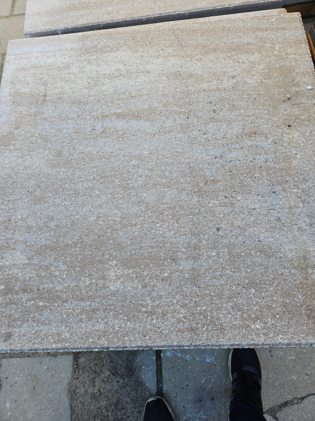 betontegel 60x60x4 zand bruin