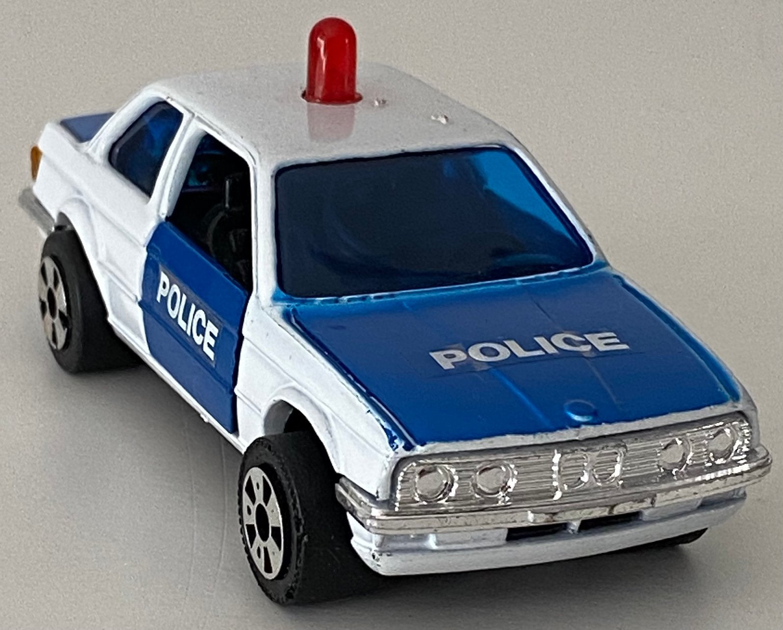 Vintage Politieauto BMW E21, Hobby en Vrije tijd, Modelauto's | 1:43, Nieuw, Auto, Overige merken, Ophalen of Verzenden