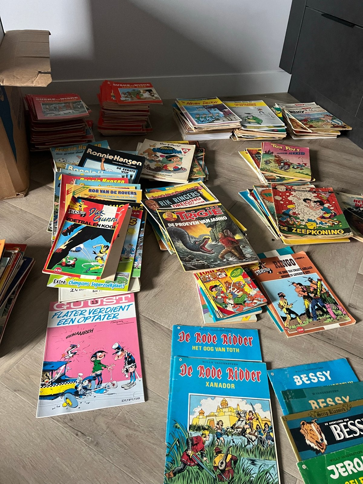 Grote collectie vintage stripboeken voor verzamelaars, Meerdere stripboeken, Ophalen of Verzenden, Gelezen