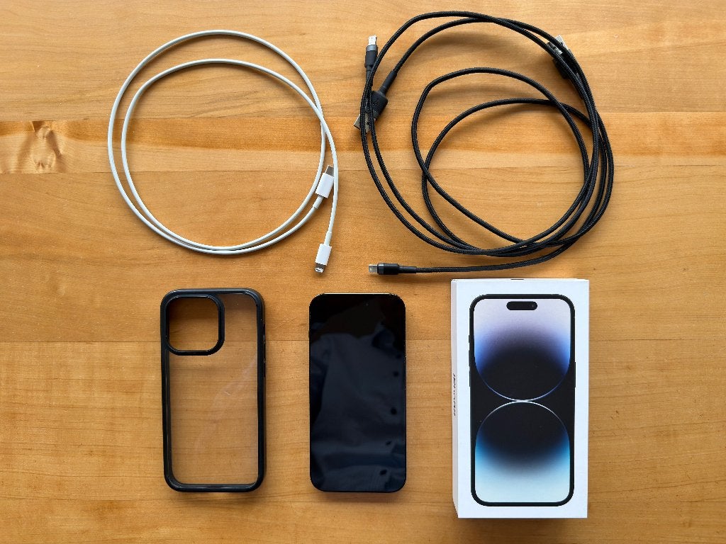 Nette iPhone 14 Pro incl. case, oplaadkabels & box, Zwart, 88 %, Ophalen of Verzenden, Zonder simlock