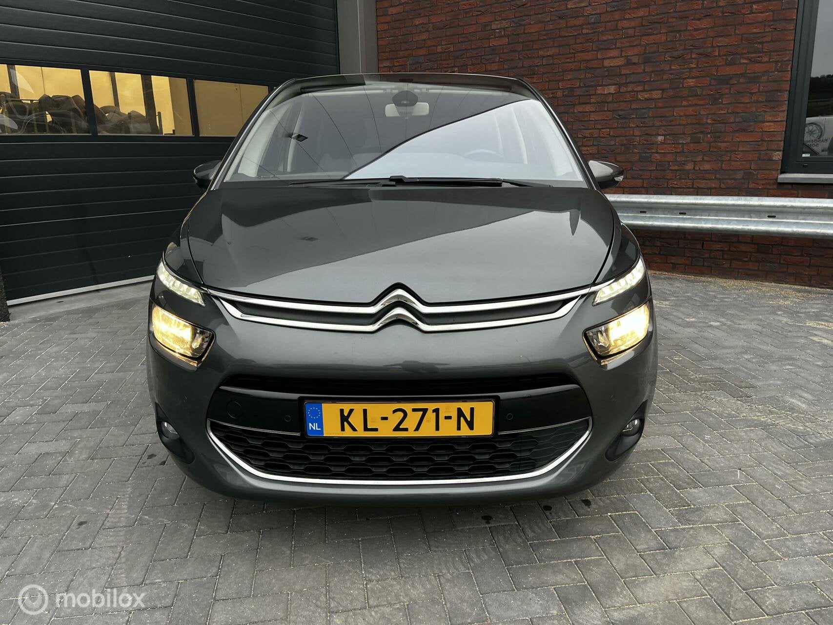 Citroen C4 Picasso 1.2 PureTech Shine / SCHADE, Auto's, Voorwielaandrijving, Stof, Gebruikt, Euro 6
