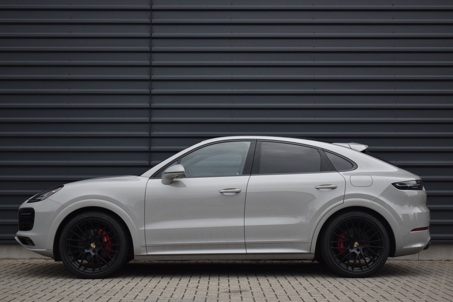 Porsche Cayenne Coupé 3.0 E-Hybrid Platinum Edition *Krijt*, Auto's, Automaat, Gebruikt, 2995 cc, 462 pk