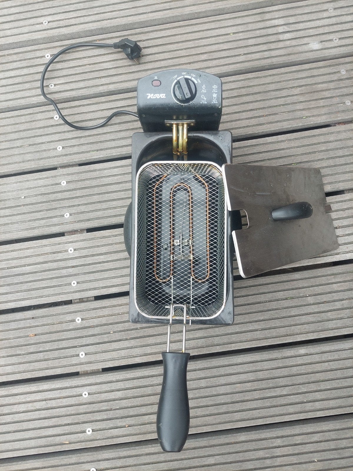 Nova Frituurpan - Compact en Gebruiksklaar, Witgoed en Apparatuur, Frituurpannen, 2 tot 3 liter, Ophalen, Gebruikt, Uitneembare binnenpan
