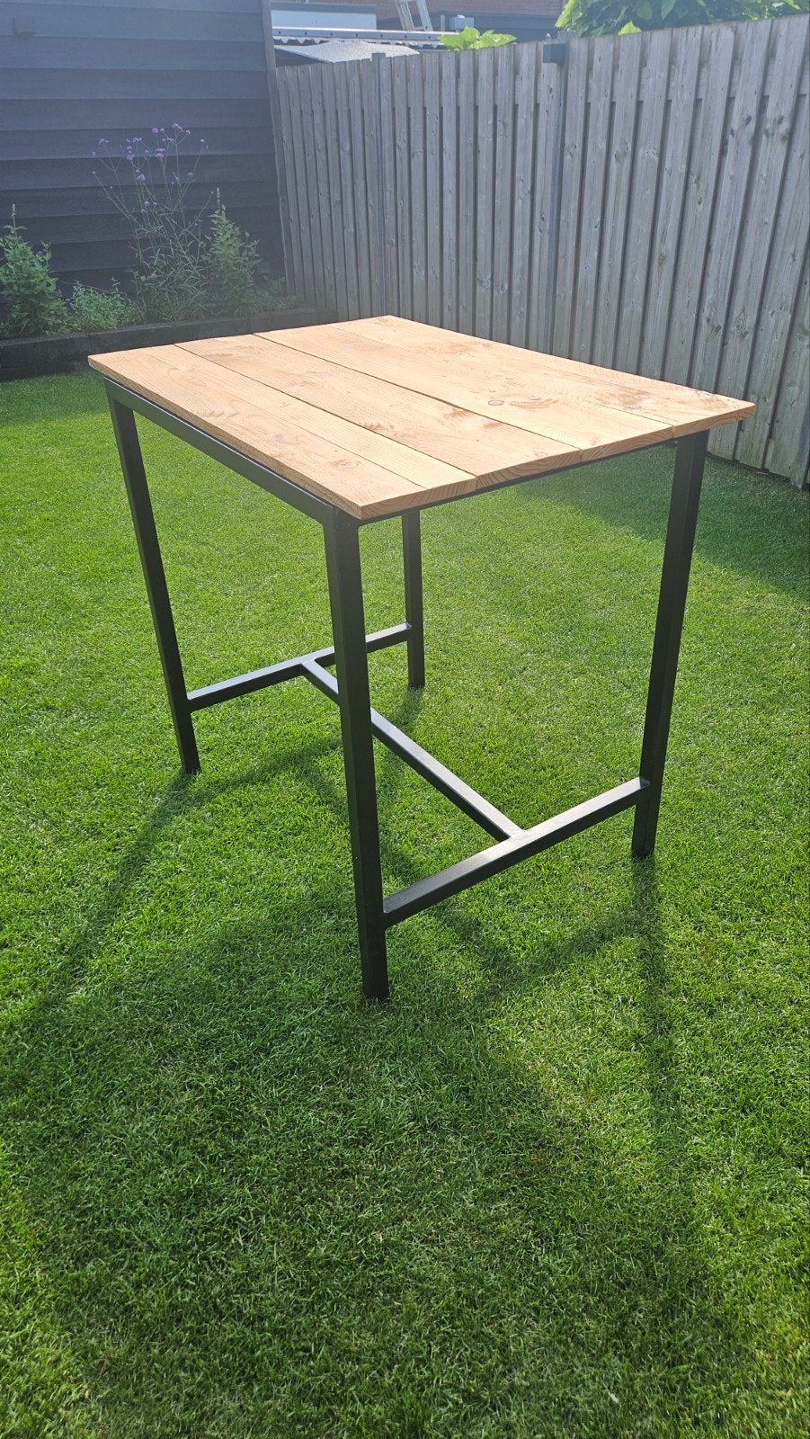 Statafel / bartafel, stalen frame en douglas planken, Ophalen