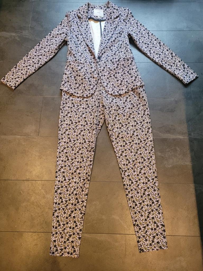 Te koop: ichi pak, blazer (maat s) en broek ( maat m), Kleding | Dames, Jasjes, Kostuums en Pakken, Maat 38/40 (M), Kostuum of Pak